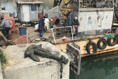 Lifting underwater obstacles.