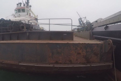 Diving inspection of vessels with ultrasonic control.